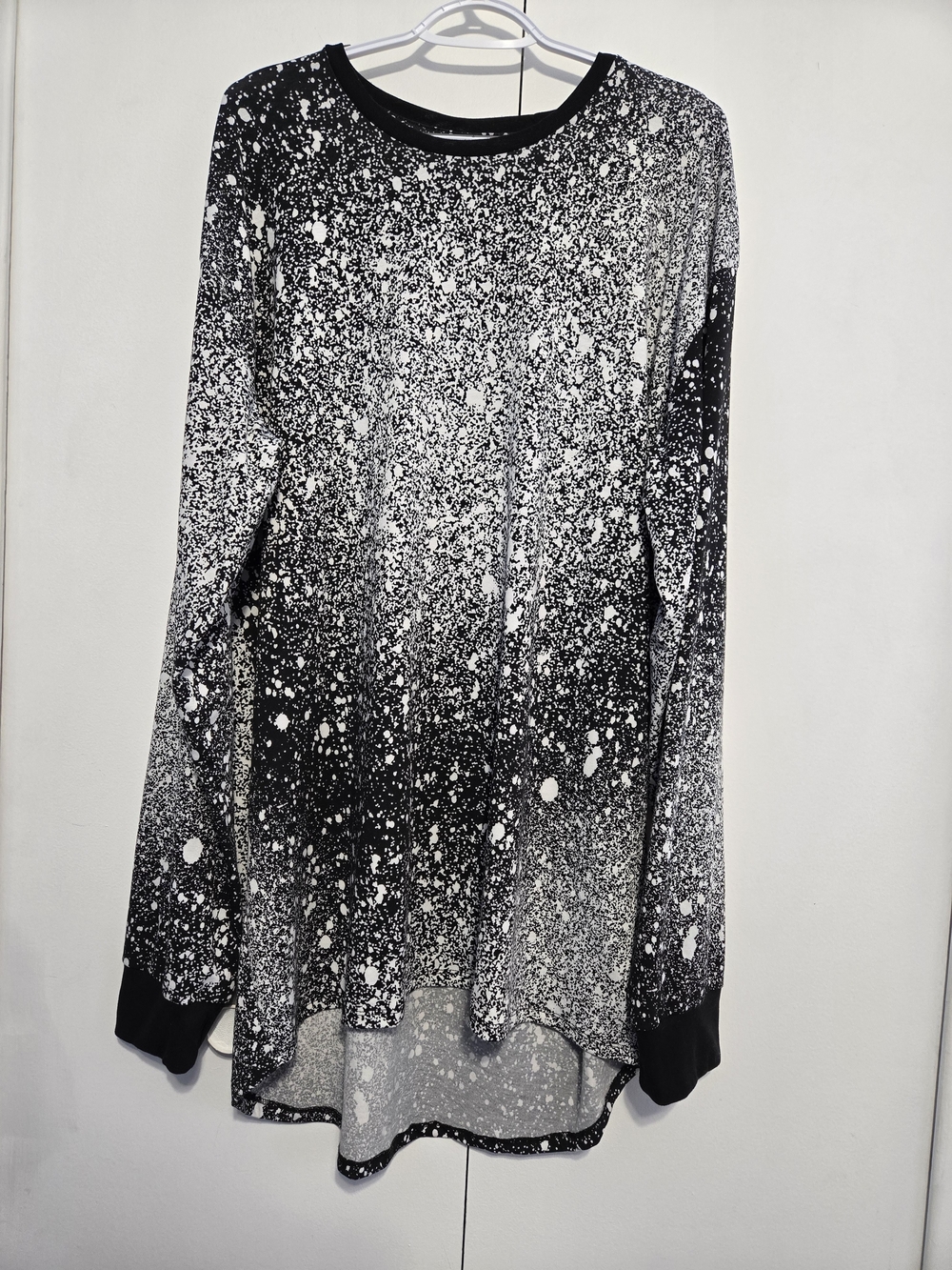 LuLaRoe Irma Tunic Top 2XL Black White Abstract Splatter High Low Stretch